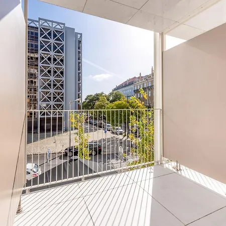 Apartment Guestready - 2br Apt Carlos I With Terrace And Gym Lisbon