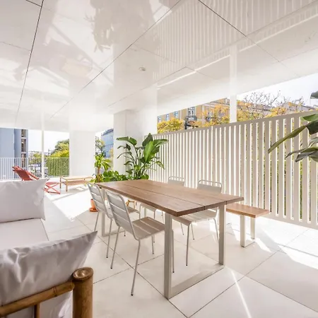 Guestready - 2br Apt Carlos I With Terrace And Gym * Lisbon